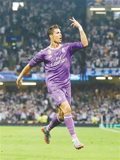 在接受采访 在接受采访